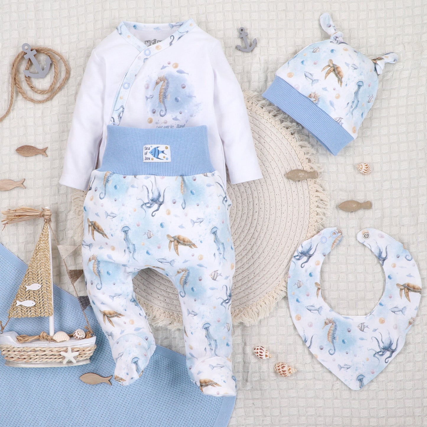 Conjunto Bebé SEA OF JOY Body + Mameluco + Gorro + Pañuelito