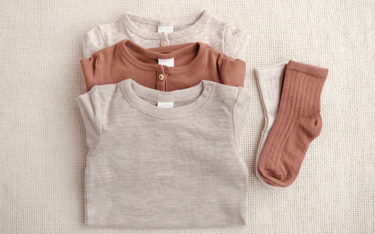 ¿Qué ropa necesita un recién nacido? Prepara el armario perfecto para la llegada de tu bebé